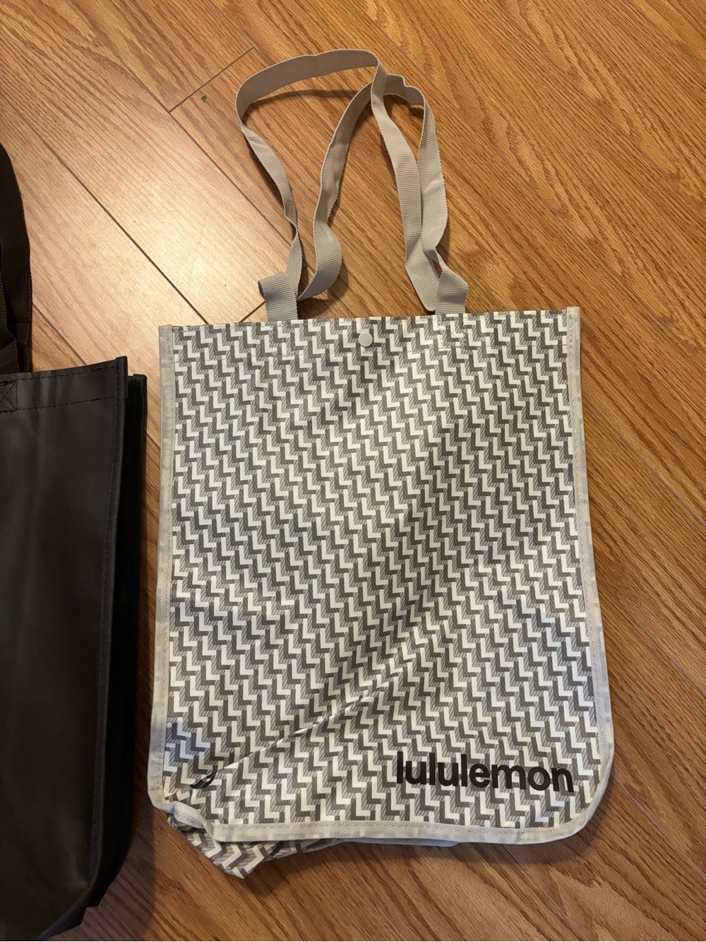 Lululemon Reusable Bags Including Brown Limited Edition - Picture 3 of 5